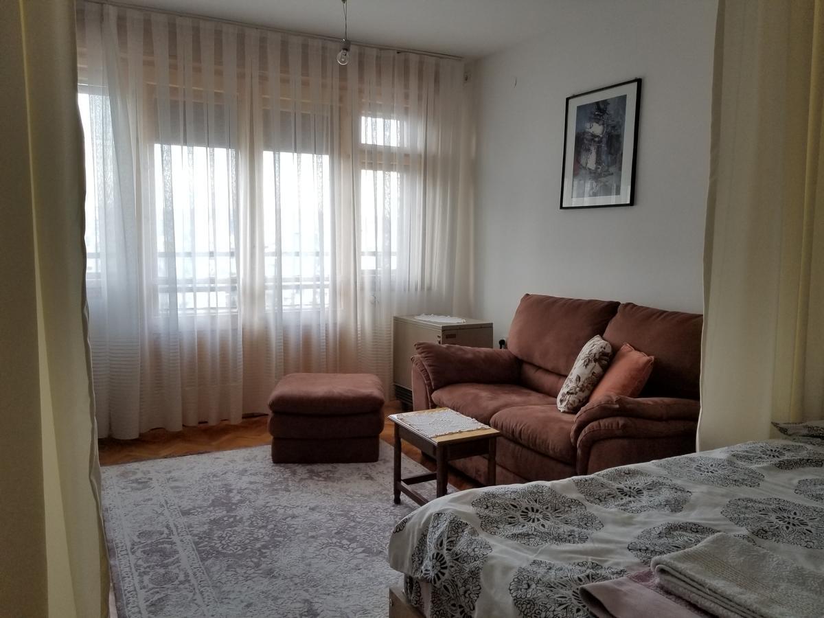 Super Central & Panoramic - Leo'S Apartment Prishtine Bagian luar foto
