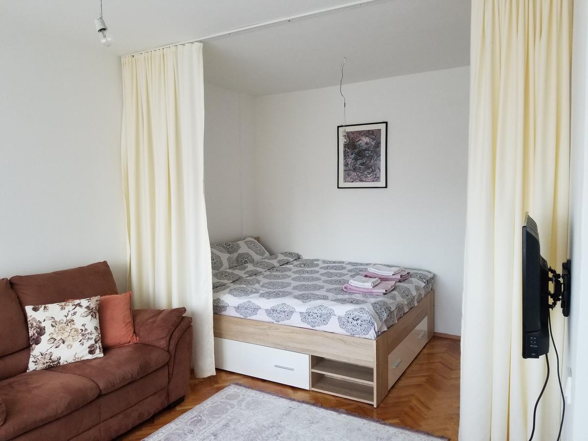 Super Central & Panoramic - Leo'S Apartment Prishtine Bagian luar foto